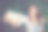 美丽的女性在户外用智能手机自拍图片下载