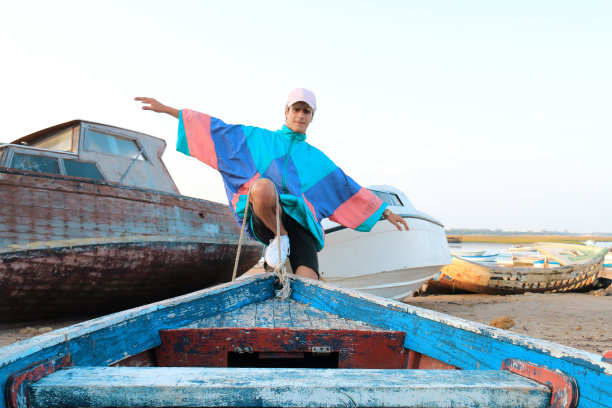 年轻人图片下载