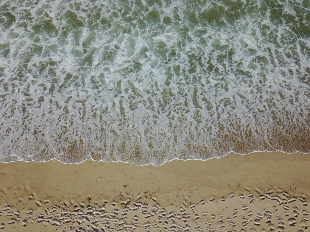 海洋和海滩的航空细节图片下载