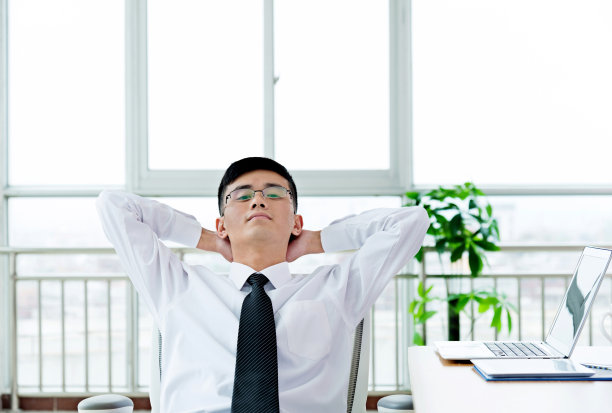 商人在工作中休息素材图片