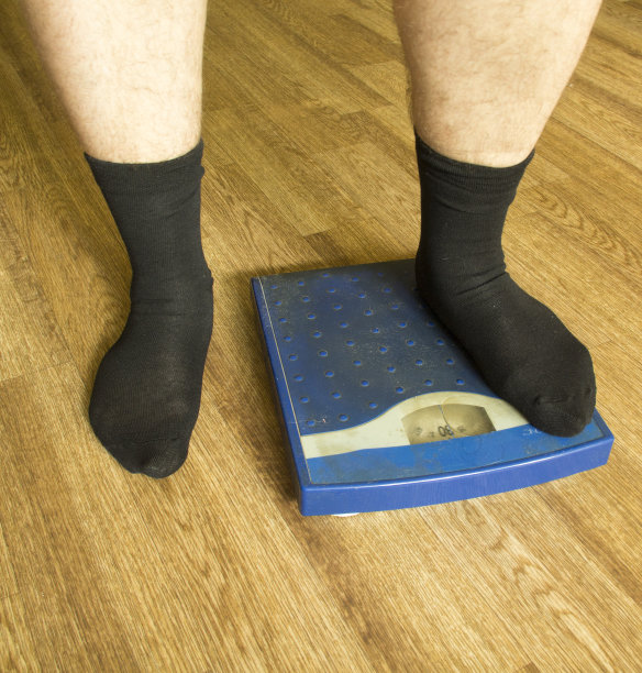 秤上的腿图片下载