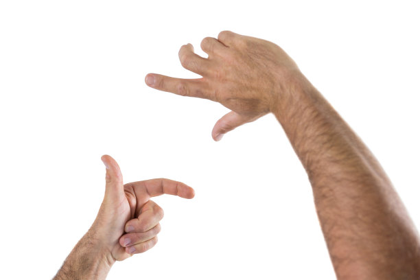 男人在白色背景下做手势图片下载