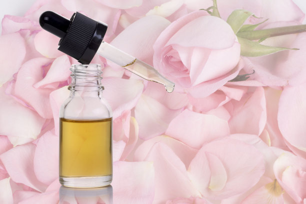 必要的玫瑰油图片下载