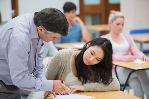 老师给学生讲解图片下载