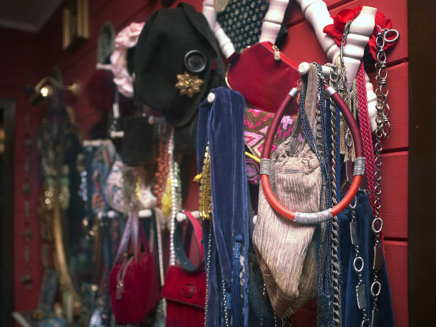 在一个衣帽间图片下载