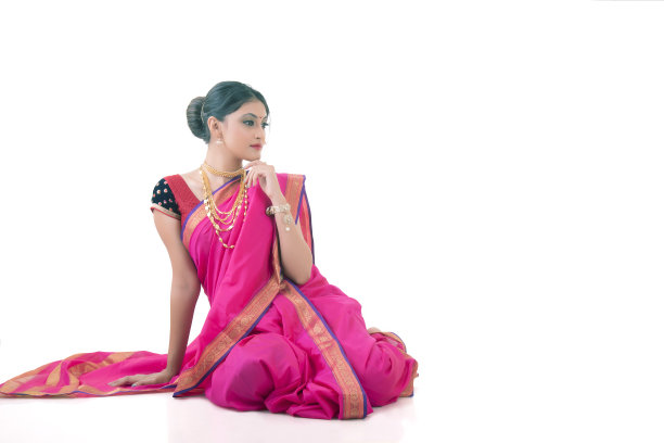 穿着少数民族纱丽的印度妇女图片下载