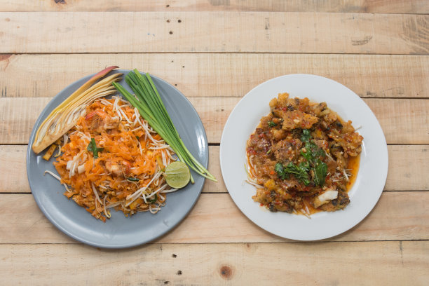 牡蛎煎蛋糊(海托德)和泰式炒粉图片下载