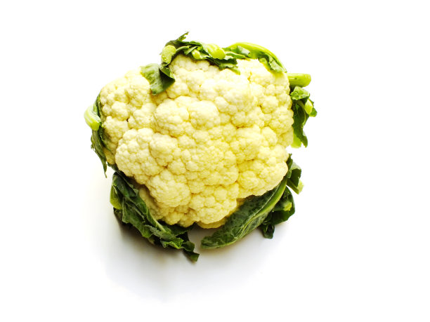 白色背景上的花椰菜图片下载