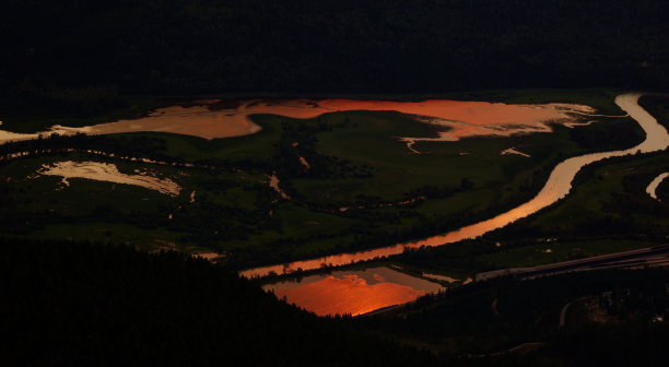 湿地在黄昏图片下载