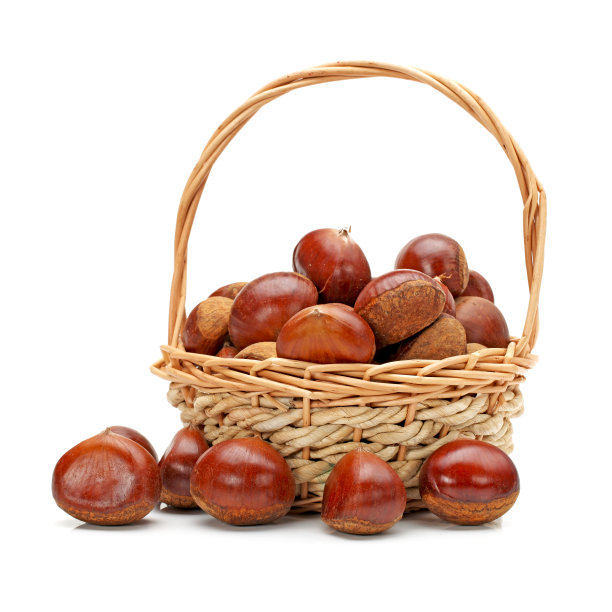 柳条篮子里的栗子图片下载