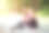 一个女人在公园里膝盖疼痛图片下载