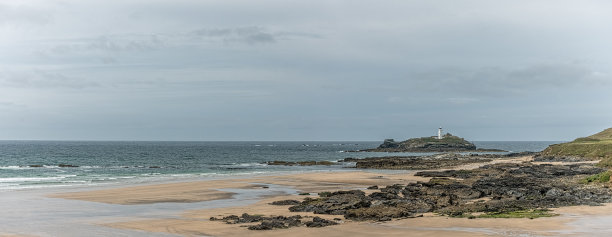 英国康沃尔郡的哥德雷维灯塔。素材图片