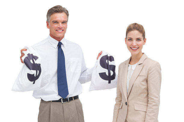 微笑成熟的商人和同事展示钱袋图片下载