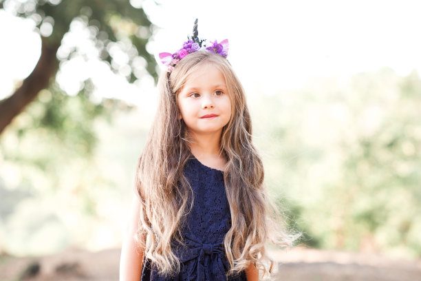 可爱的小女孩图片下载