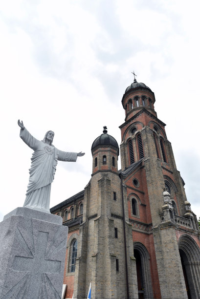 全东天主教堂和耶稣基督图片下载