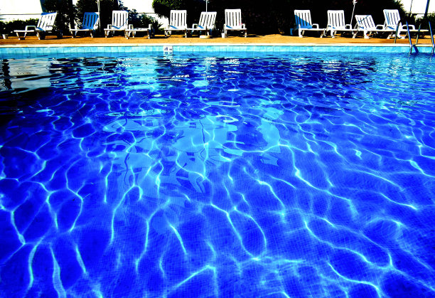 蓝色游泳池涟漪图片下载