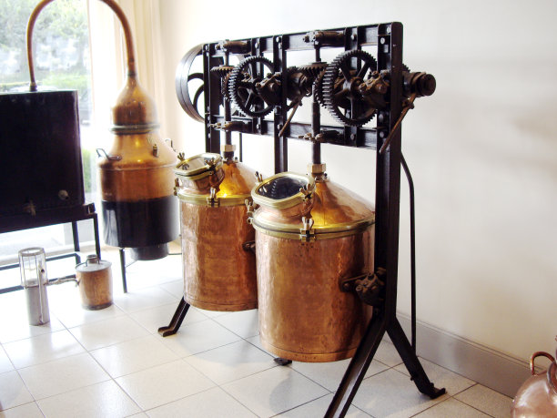 香精蒸馏罐图片下载