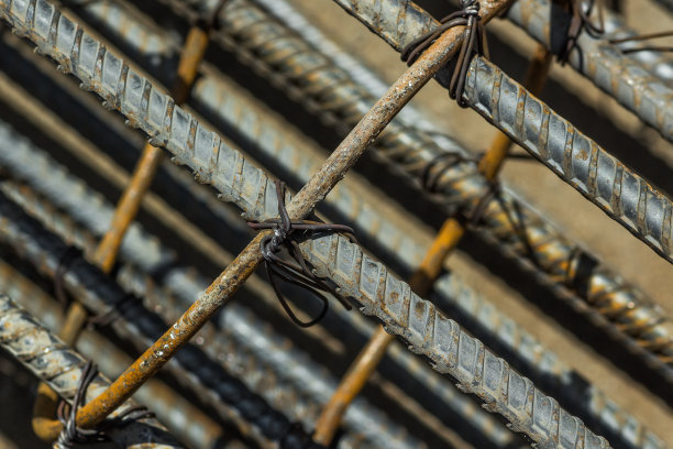 生锈的钢筋特写图片下载
