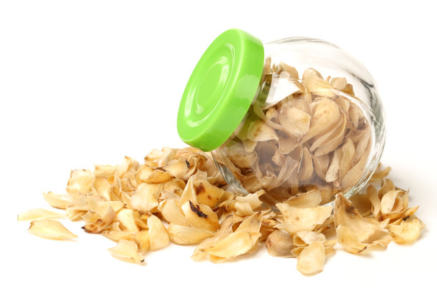 干百合鳞茎，传统中草药在白色背景上分离图片下载