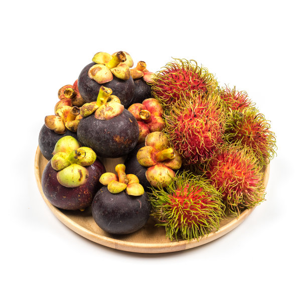 新鲜的红毛丹和山竹从泰国罗永府木盘孤立在白色背景图片下载