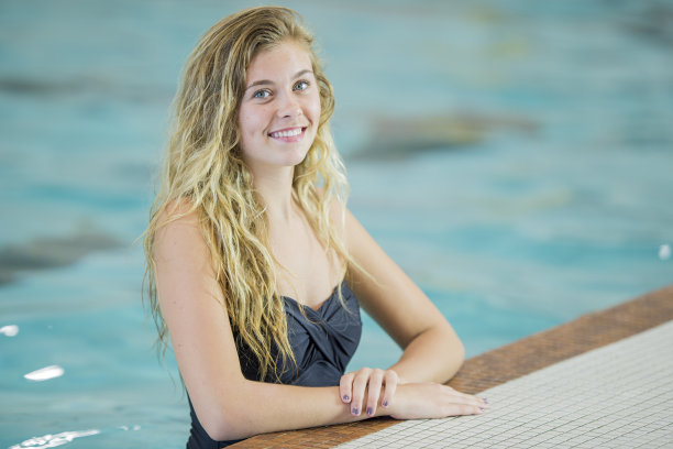 游泳教练图片下载