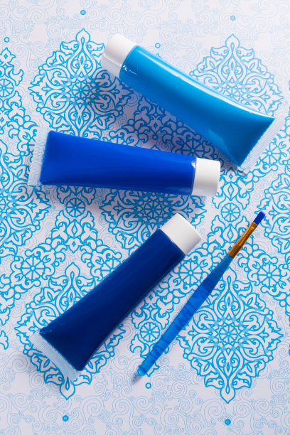 蓝色，靛蓝，钴色-家居室内设计概念，以蓝白色点缀图片下载