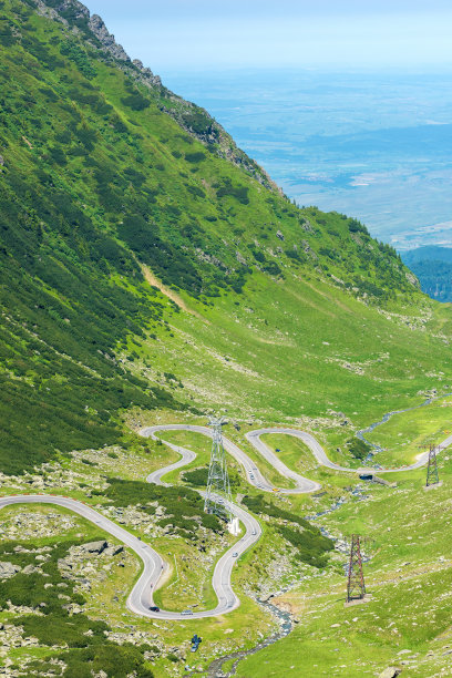 罗马尼亚的transagarasan蜿蜒公路图片下载