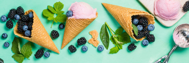 浆果冰淇淋上的乡村木材背景图片下载