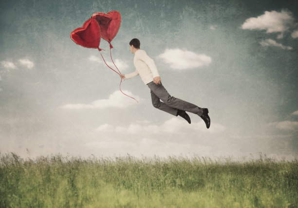 爱帮助你飞起来图片下载