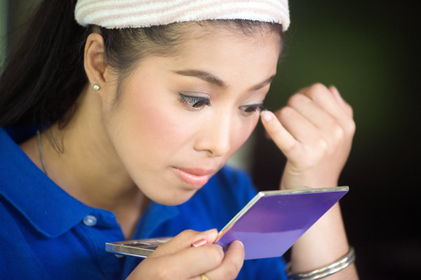 漂亮的亚洲女人眼睛与长睫毛。图片下载