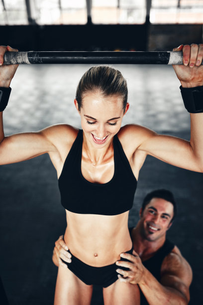 好事情只会发生在能举起东西的人身上图片下载