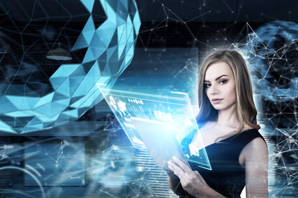 金发女人拿着平板电脑，多边形的图片下载