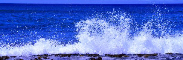 海浪冲击着盐池公园图片下载