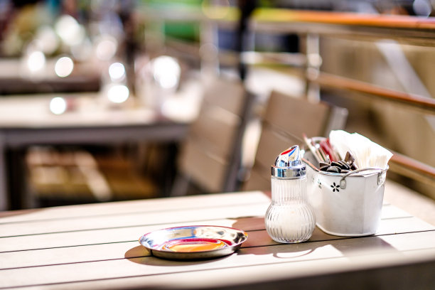 人行道上的餐厅图片下载