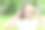 年轻女孩戴着专业DJ耳机听音乐图片下载