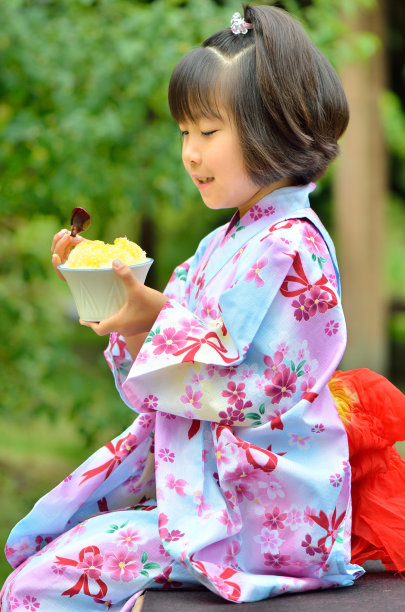 日本的衣服的女孩图片下载