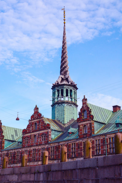 丹麦哥本哈根的龙尖塔图片下载