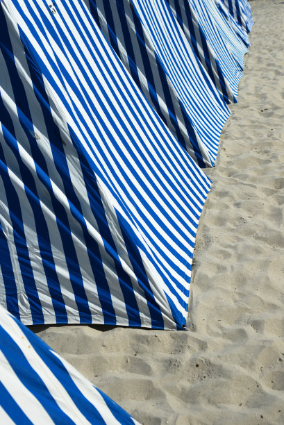 第纳尔海滩小屋图片下载