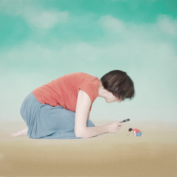 自省、心理学的比喻。图片下载