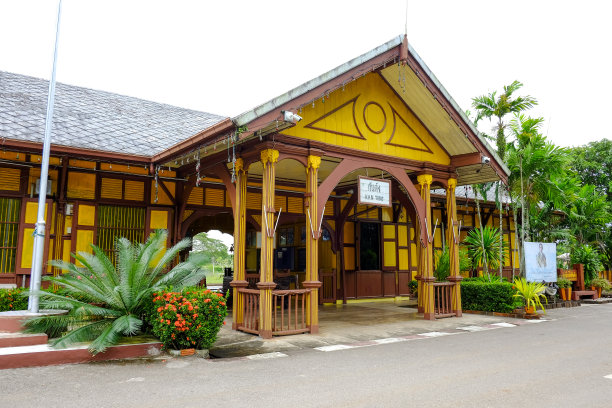 泰国董坎塘——2017年7月26日:坎塘火车站作为与邻国的贸易货站，目前是泰国南部列车的终点站图片下载