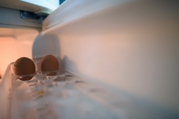 鸡蛋放在冰箱里图片下载