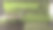 简约的现代厨房，木制的细节，桌子和椅子，绿色的室内设计图片下载