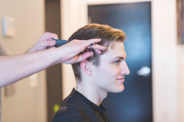 时尚的发型图片下载