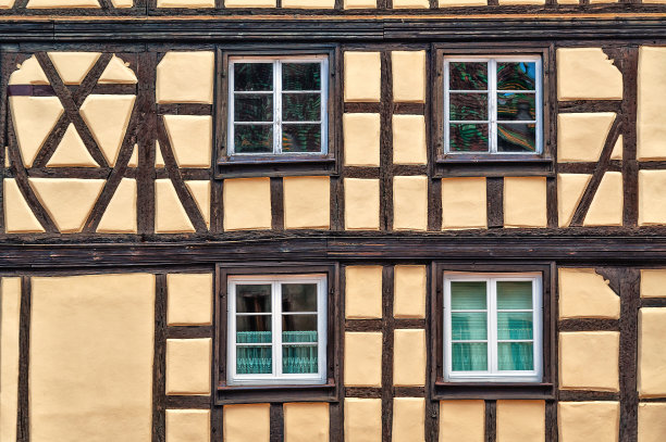 立面上的旧建筑碎片图片下载