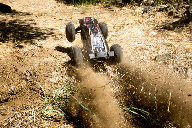 旋转无线电控制车图片下载