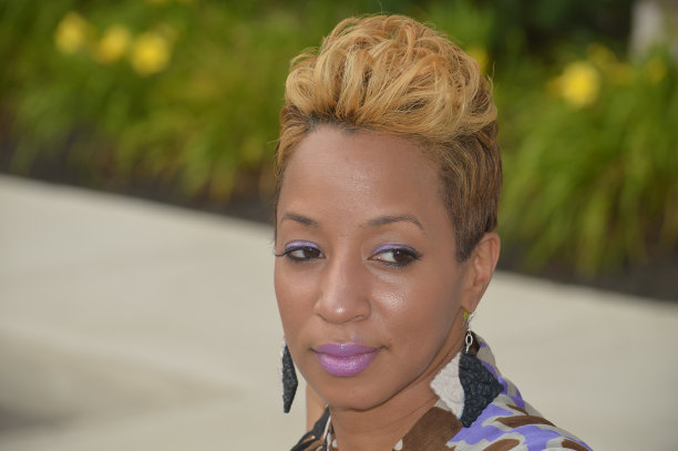 复杂的女人图片下载