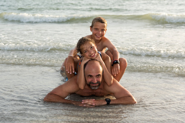 在美国佛罗里达州墨西哥湾的家庭度假图片下载