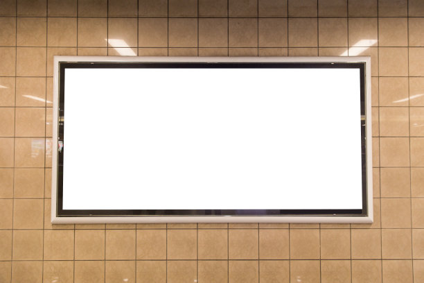 地铁车站上的大海报图片下载