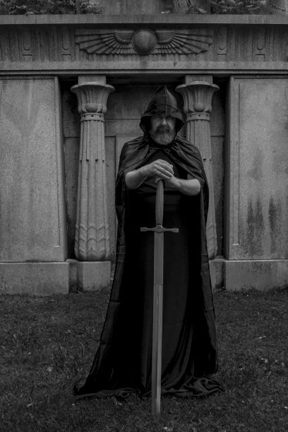 墓地里的骑士图片下载