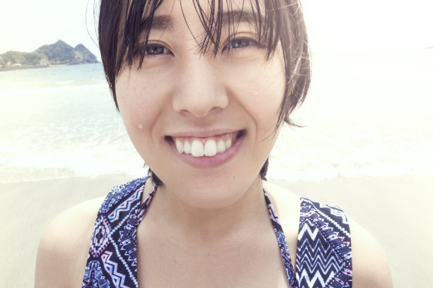 非常近距离的肖像在海滩图片下载